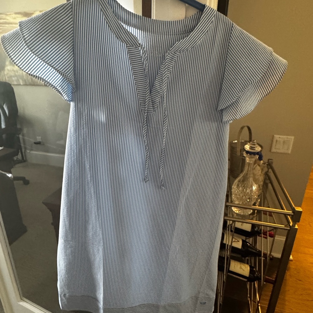 Vineyard Vines Men's Blue and White Striped Dress